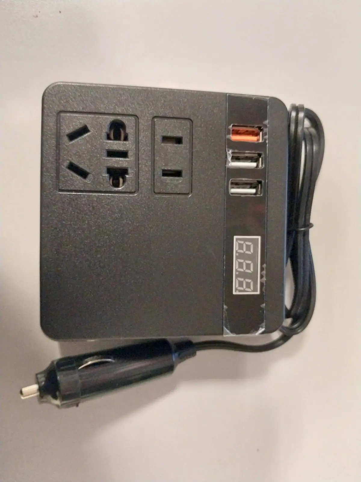 Автомобільний інвертор-перетворювач AC/DC з 12В/24В на 220В/120W LCD екран 3хUSB (вихідна напруга 12В - 110В, 24В-220В, вилка в гніздо прекурювача) від батарейки.com.ua