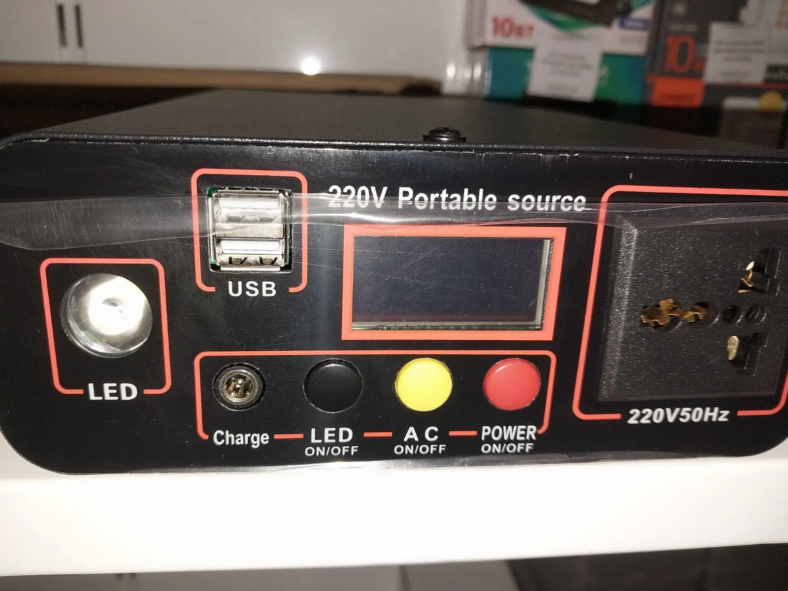 Портативна зарядна станція 300W / 333Wh LiFePO4 (залізофосфатна батарея, вхідна потужність зарядки, вихід інвертора змінного струму AC185-245V 50-60HZ, вихід постійного струму DC 9-21,6V, USB вихід 5В 2,1А, номінальна потужність 300 Вт, розміри 280*180*70 мм, вага 3 кг, ) від батарейки.com.ua