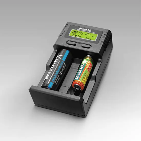 Зарядне MASTAK MTL-365 EXPERT для 1-2 елементів Ni-Mh, Li-Ion, Li-Fe), зображення 2 Зарядне MASTAK MTL-365 EXPERT для 1-2 елементів Ni-Mh, Li-Ion, Li-Fe), зображення 2