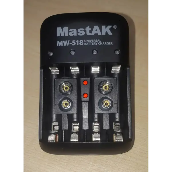 Зарядне MASTAK MW-518 для 1-4 елементів АА, ААА, крона Ni-Mh, Ni-Cd (незалежні канали, світлодіодна індикація, автоматичне вимкнення при повному заряді) від батарейки.com.ua